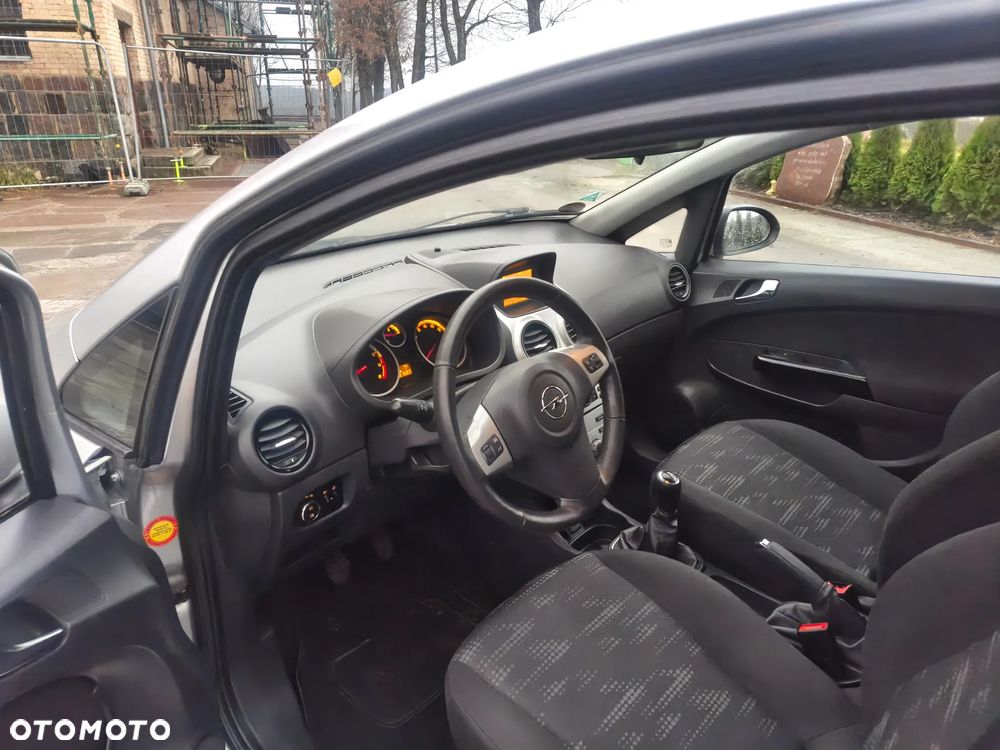 Opel Corsa 1.4 16V Satellite - 15