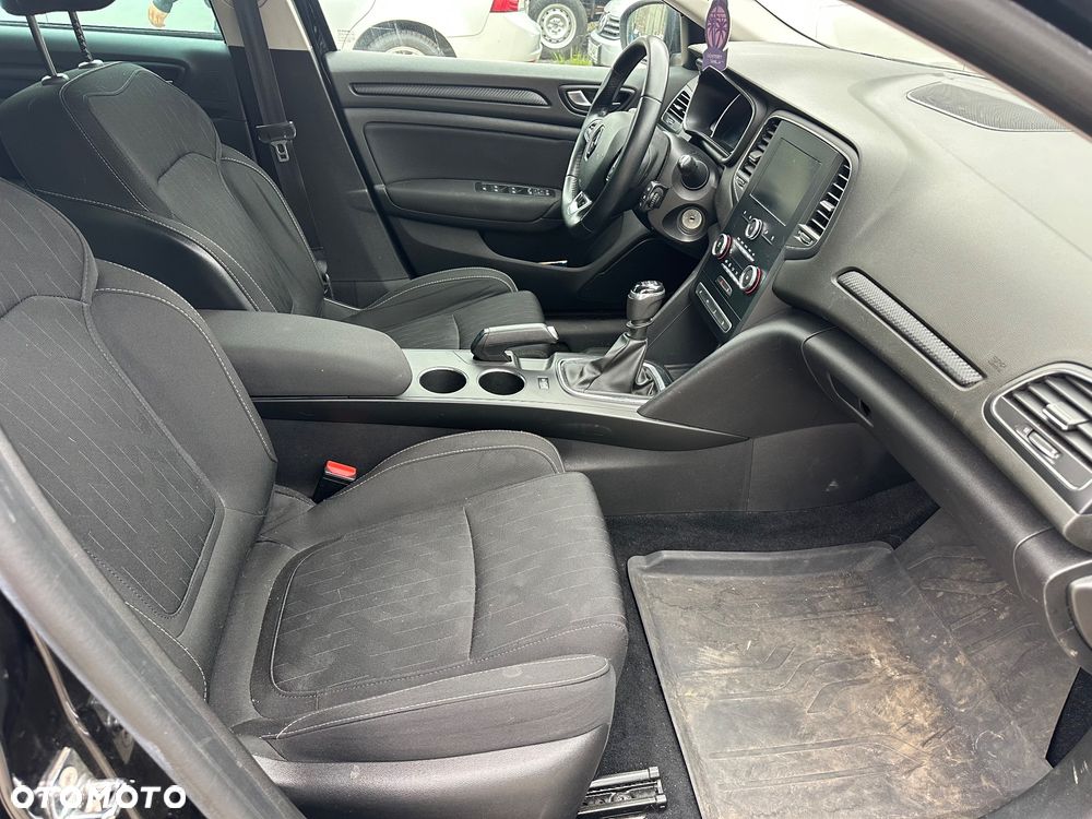 Renault Megane TCe 140 GPF LIMITED - 26