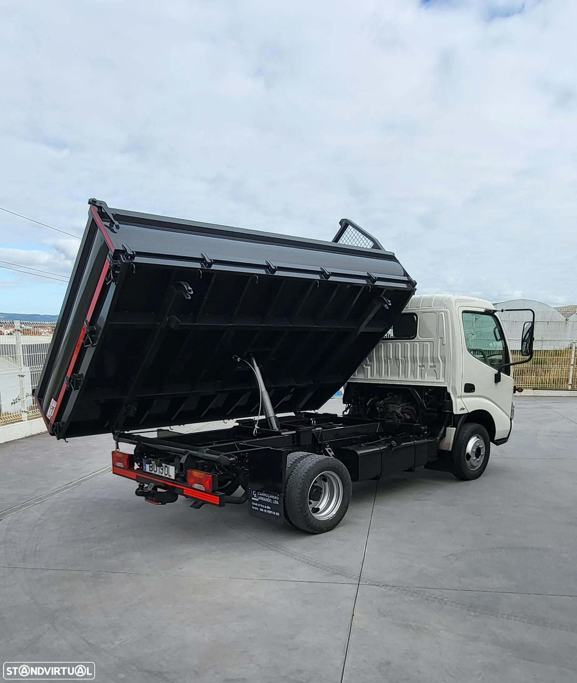 Toyota Dyna Tribasculante - 4