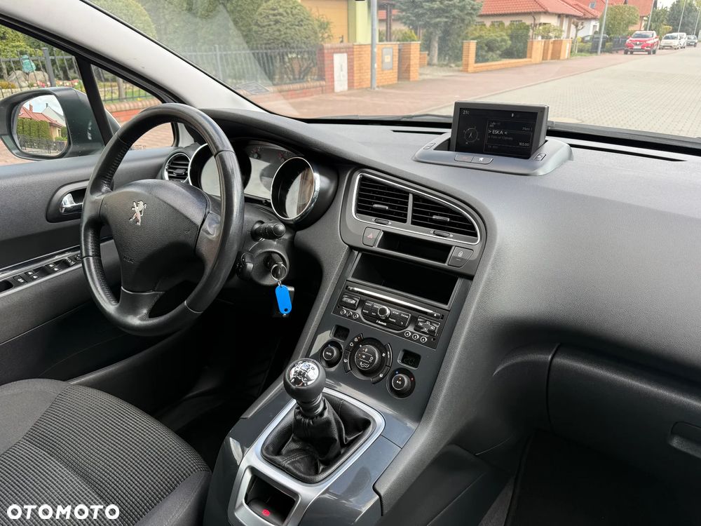 Peugeot 5008 - 32