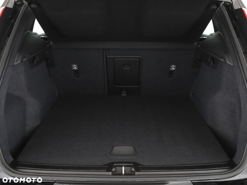 Volvo XC 40 Recharge Core - 21