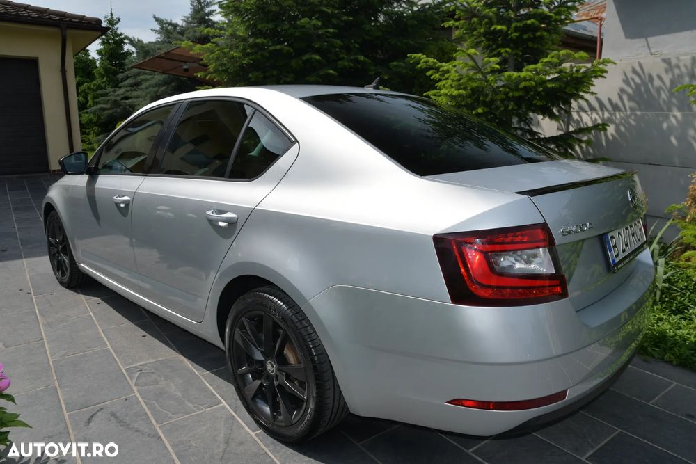 Skoda Octavia 2.0 TDI DSG 4X4 Style - 18