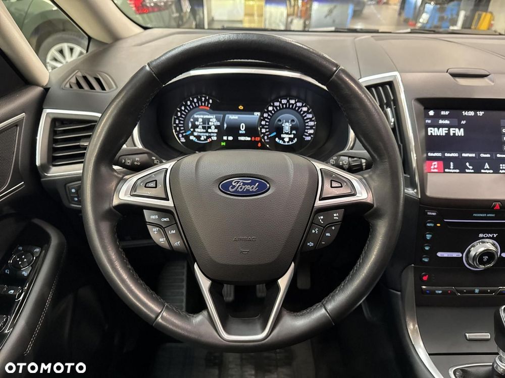 Ford S-Max - 14