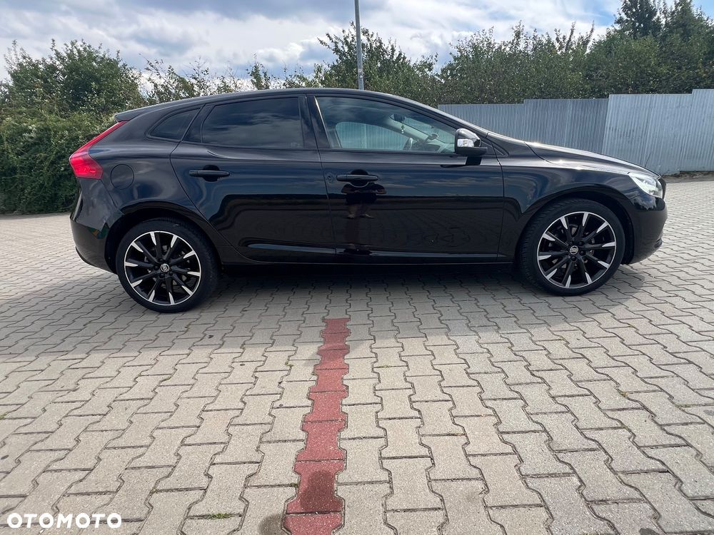Volvo V40 D2 - 11