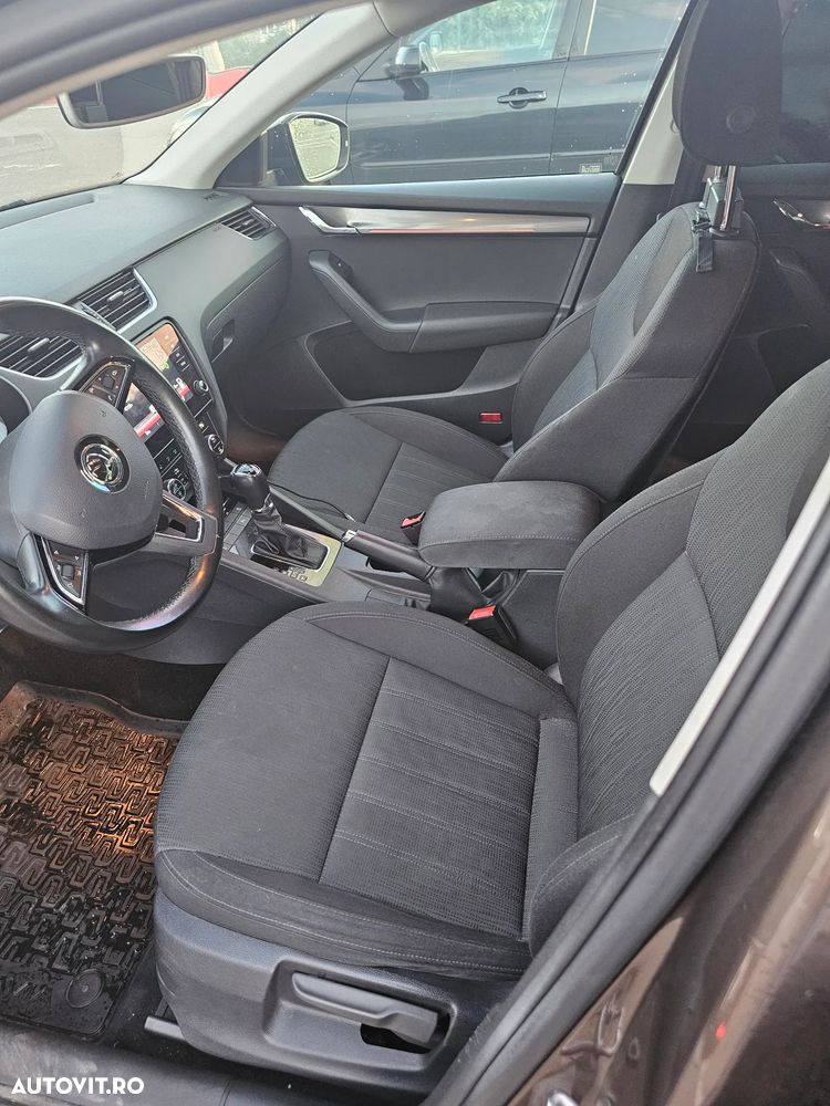 Skoda Octavia 2.0 TDI 4X4 DSG Style - 25