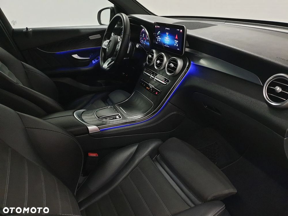 Mercedes-Benz GLC 220 d 4Matic 9G-TRONIC AMG Line Plus - 26