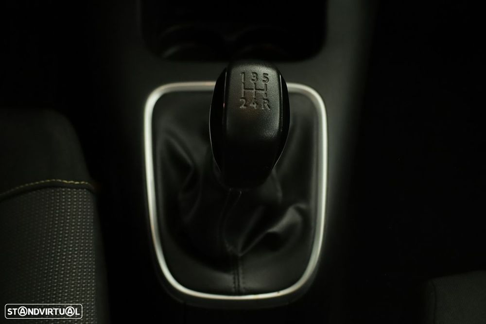 Citroën C3 1.2 PureTech C-Series - 12