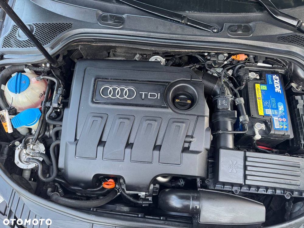 Audi A3 Sportback 1.6 TDI DPF Ambiente - 17