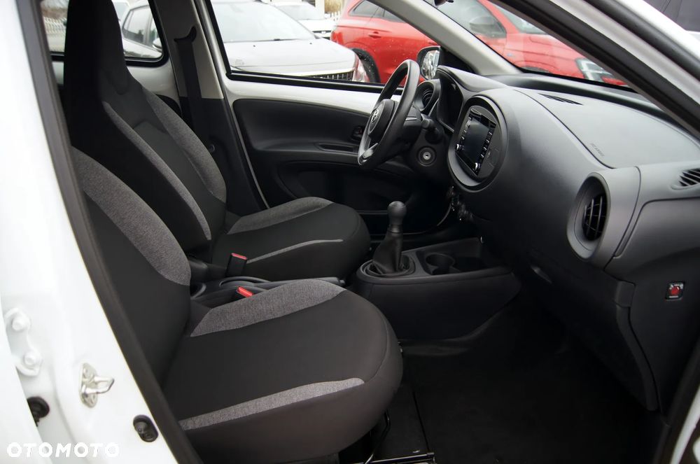 Toyota Aygo X Business Edition - 11