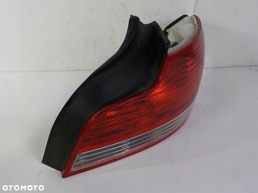 BMW 1 E82 E88 LAMPA PRAWA TYŁ TYLNA - 3