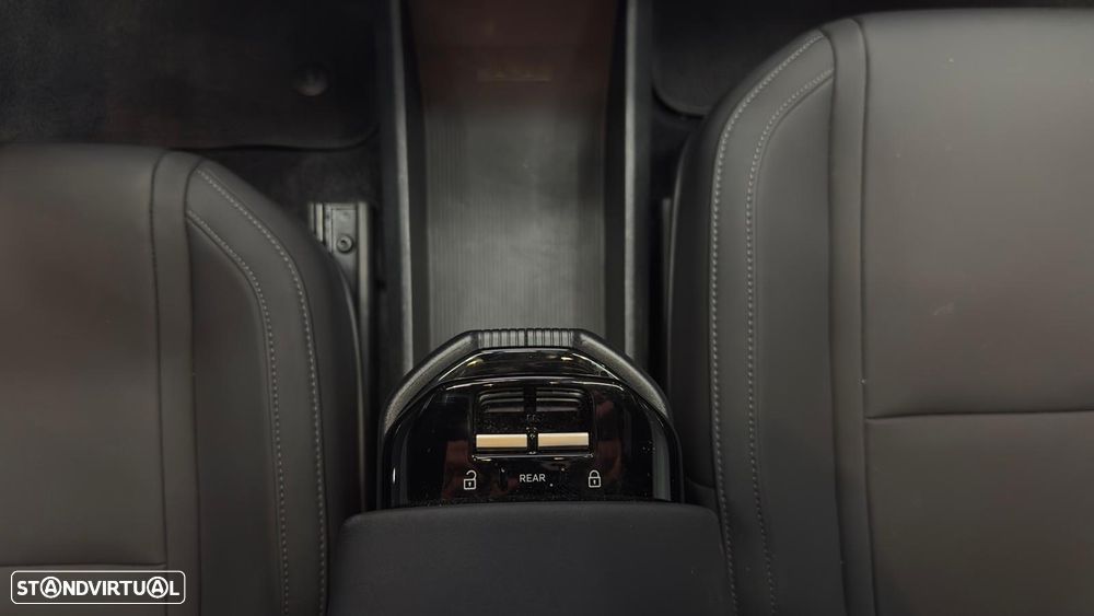 Volvo EX30 Single Motor Extended Range RWD Core - 37