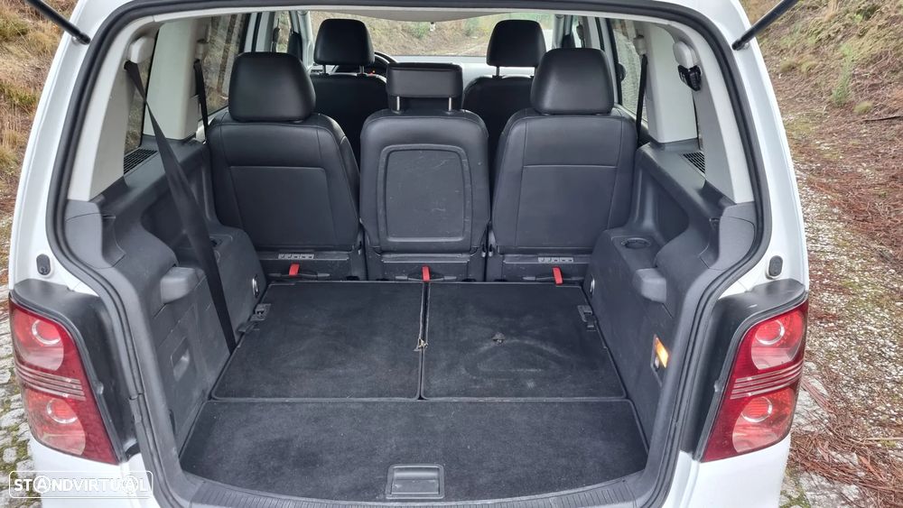 VW Touran 1.9 TDi DSG Highline - 13