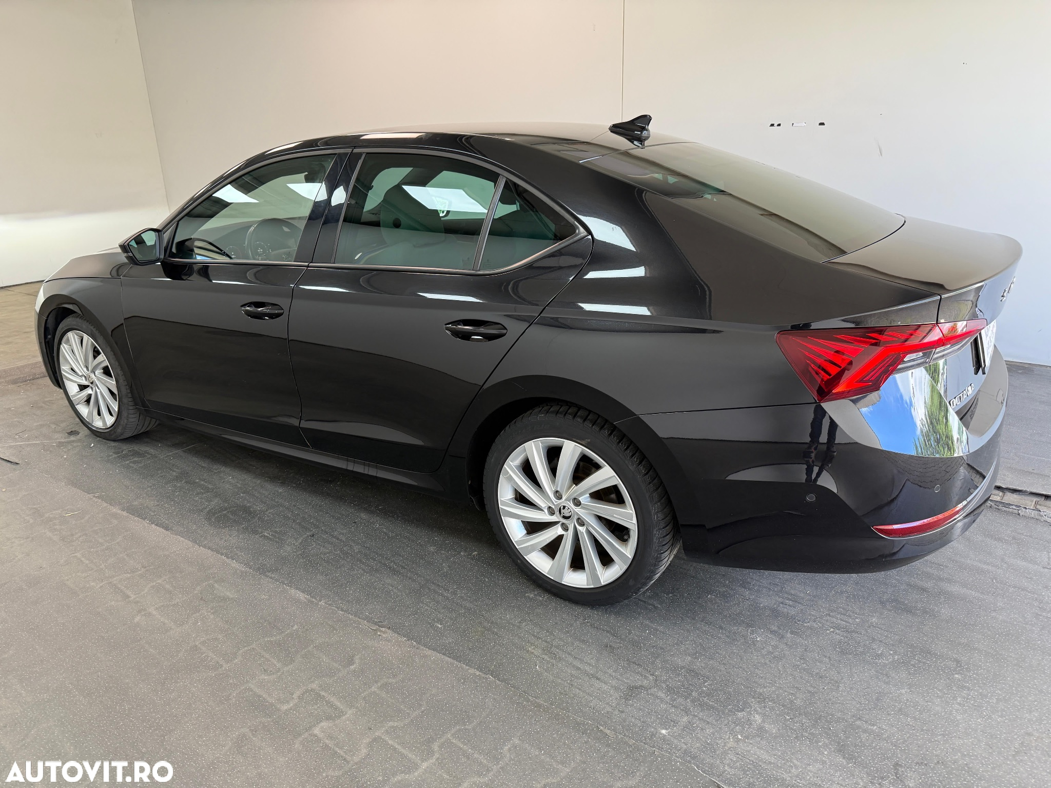 Skoda Octavia 2.0 TDI DSG Style - 11