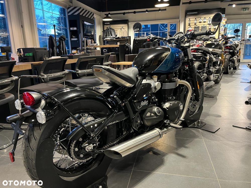 Triumph Bonneville Bobber - 2