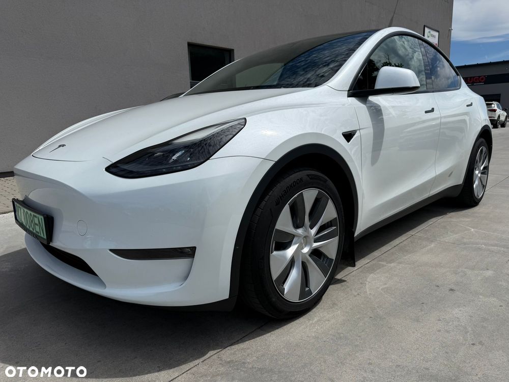 Tesla Model Y - 2