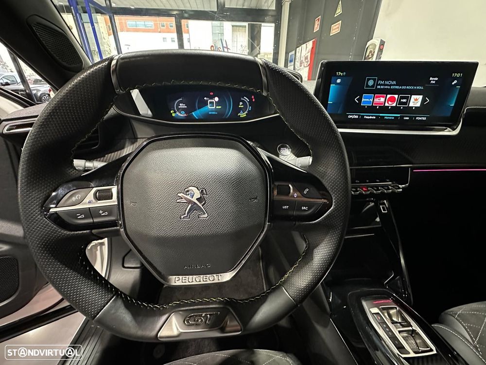 Peugeot e-2008 50 kWh GT - 42