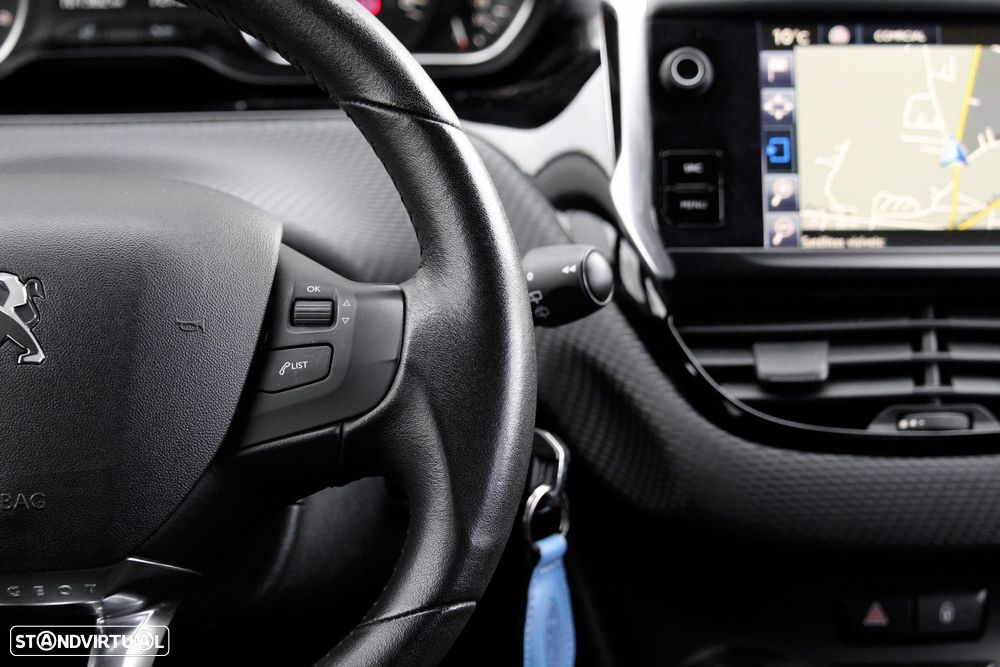 Peugeot 2008 1.6 BlueHDi Style - 26