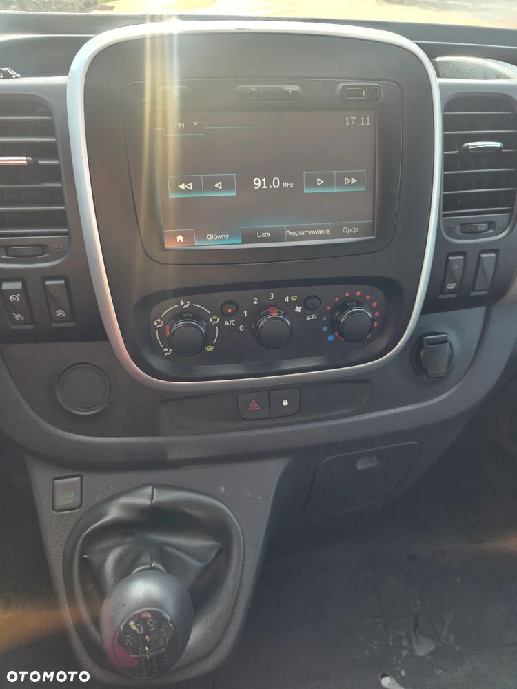 Renault Trafic vivaro 2018 r L2H2 przebieg 107400 km dlugi wysoki klima tempomat nawigacja - 33