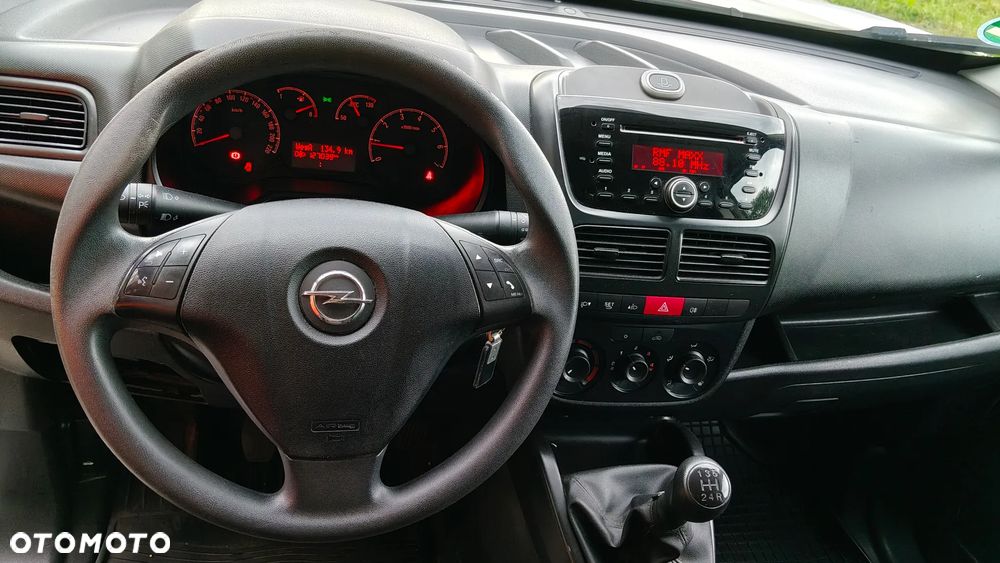 Opel COMBO - 24
