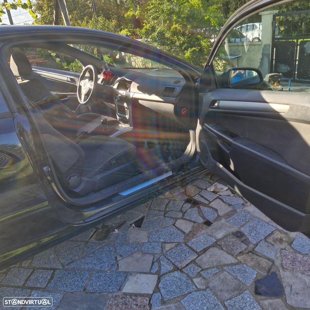 Opel Astra GTC 1.7 CDTI - 12