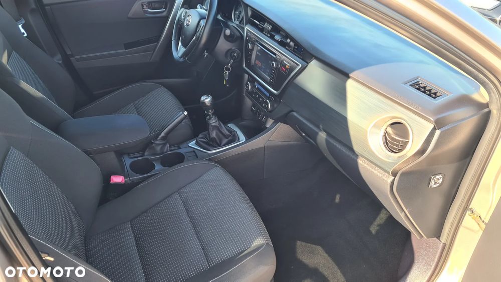 Toyota Auris 1.6 Premium Start - 33
