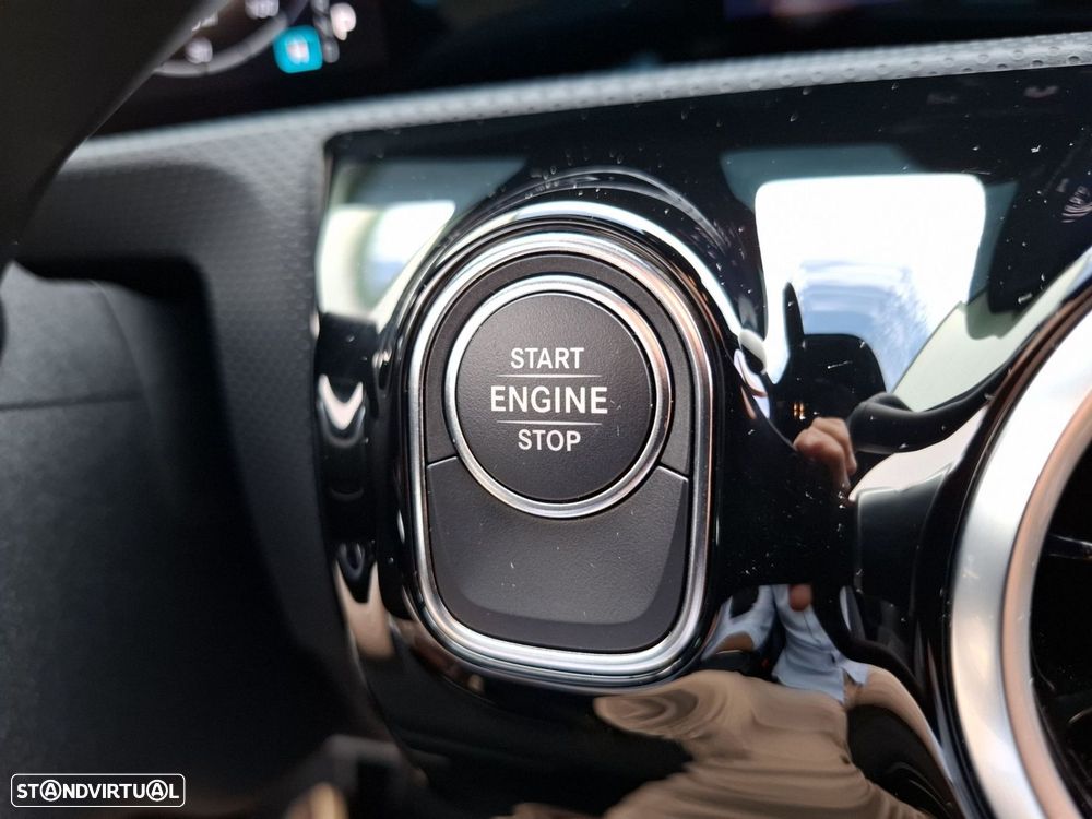 Mercedes-Benz A 250 e - 18