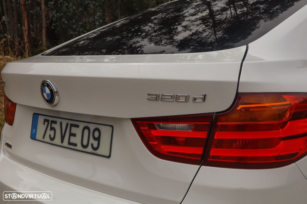 BMW 320 d xDrive Sport Line — fotografia 28