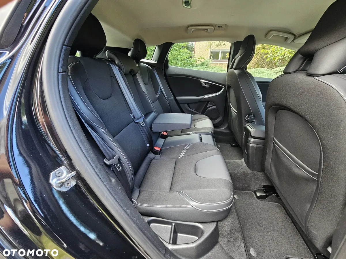Volvo V40 D2 Momentum - 19