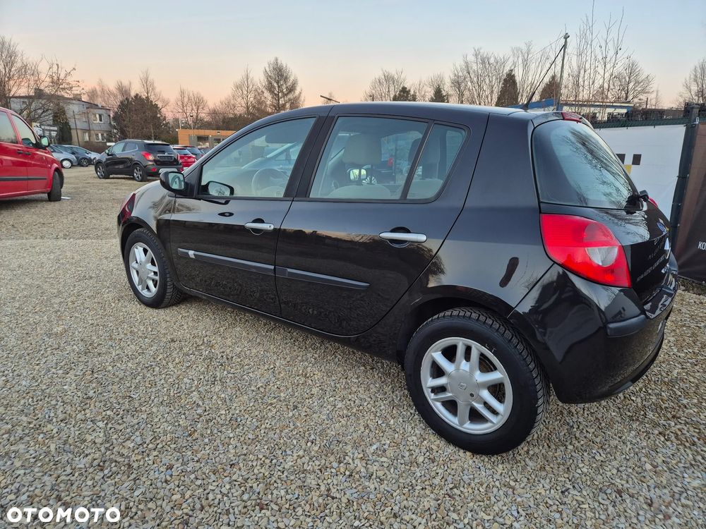 Renault Clio - 7