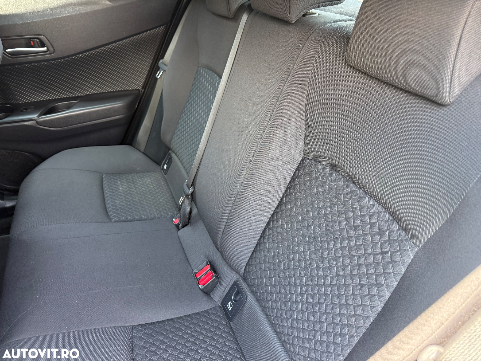 Toyota C-HR 1.8 Hybrid Business Edition - 15