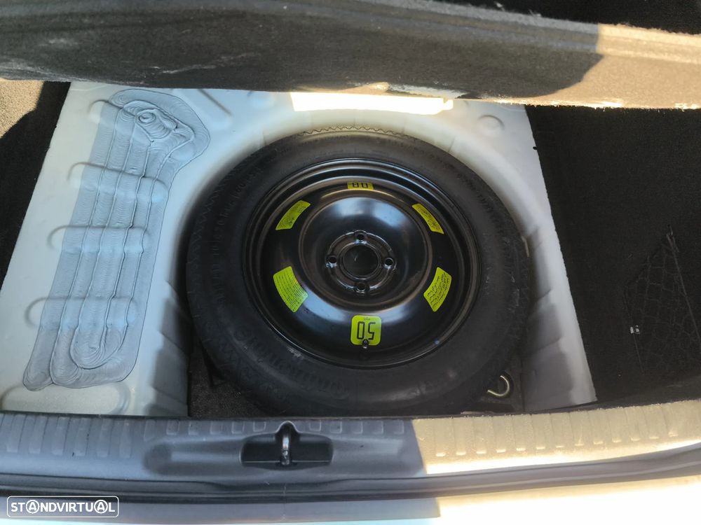 Citroën DS4 1.6 HDi So Chic - 25