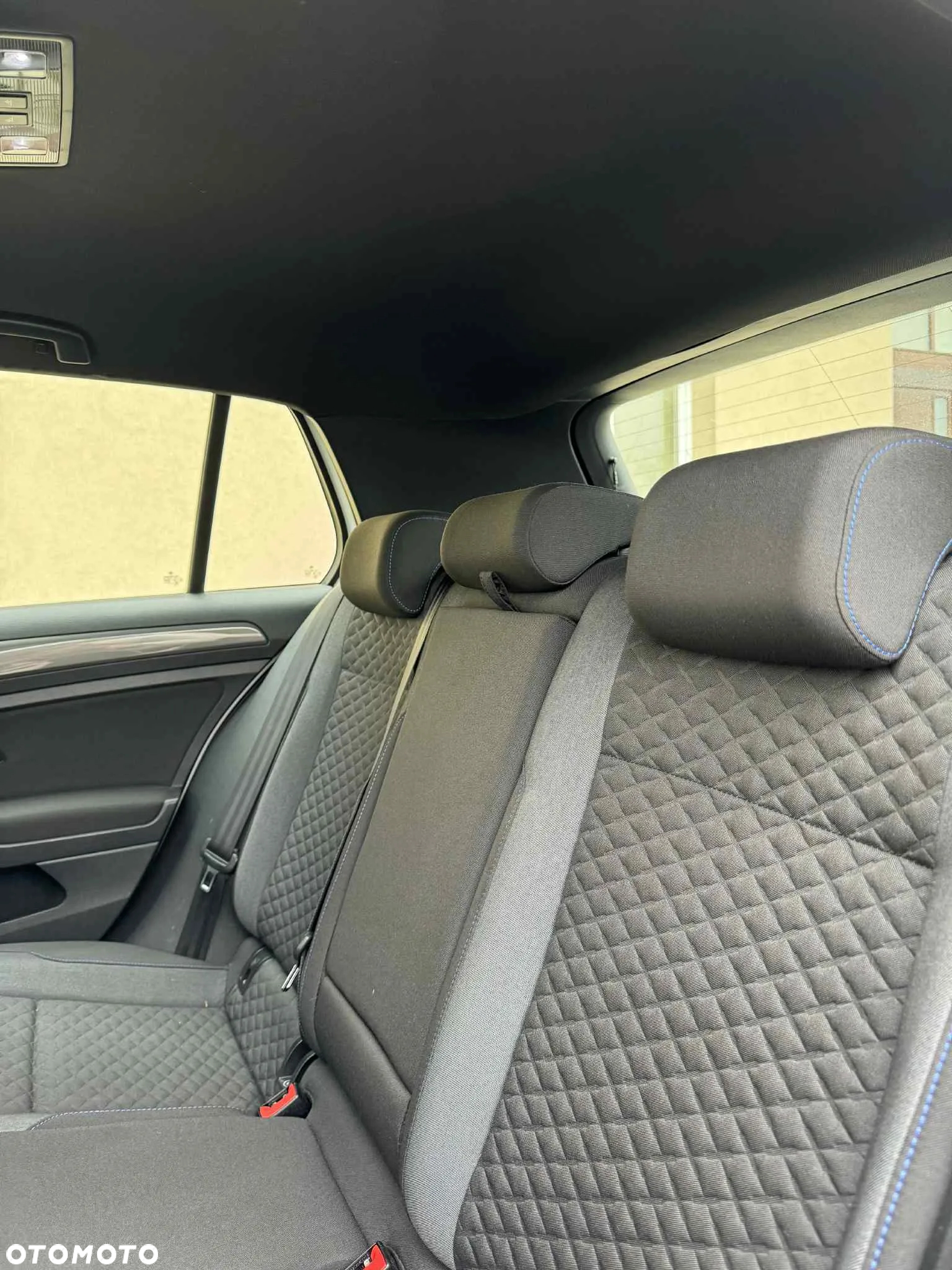 Volkswagen Golf - 18