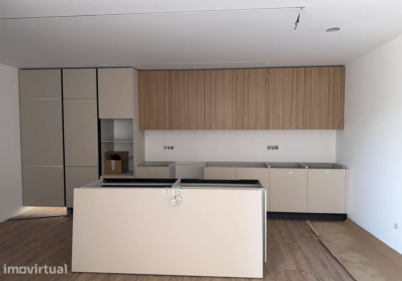 Moradia T4 geminada, térrea, com jardim e garagem em Condeixa-a-Nova - Grande imagem: 4/13