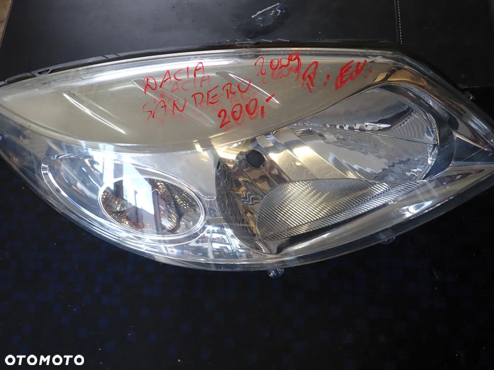 DACIA SANDERO LAMPA PRZÓD PRZEDNIA  LAMPA ROK  2009 NR  8200733877 - 1