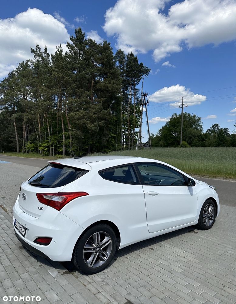 Hyundai i30 Fastback 1.6 CRDI Comfort - 2