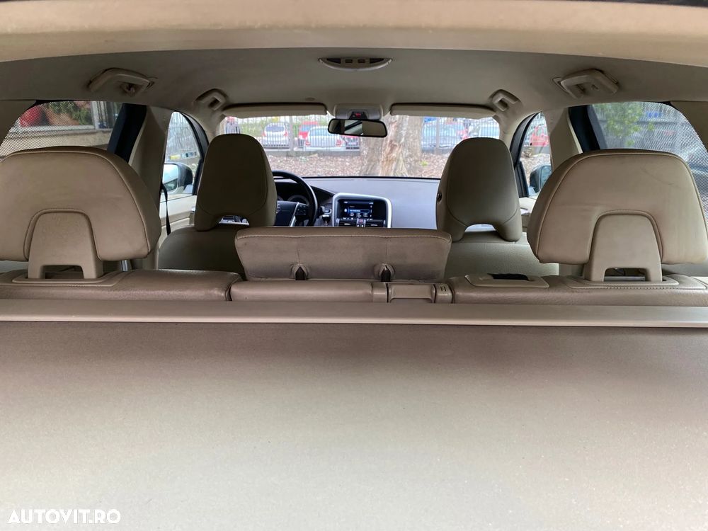 Volvo XC 60 D3 2.4D AWD AT6 Kinetic - 11