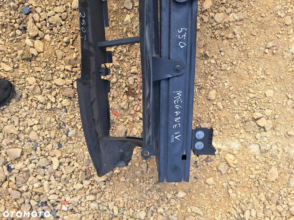 Renault Megane IV wlot powietrza kierownica powietrza - 6