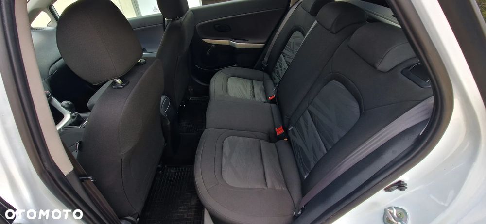 Kia Ceed 1.4 Business Line - 8