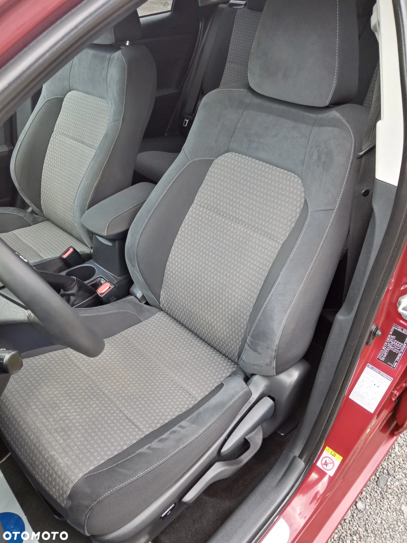 Toyota Auris 1.8 VVT-i Hybrid Automatik Team Deutschland - 28