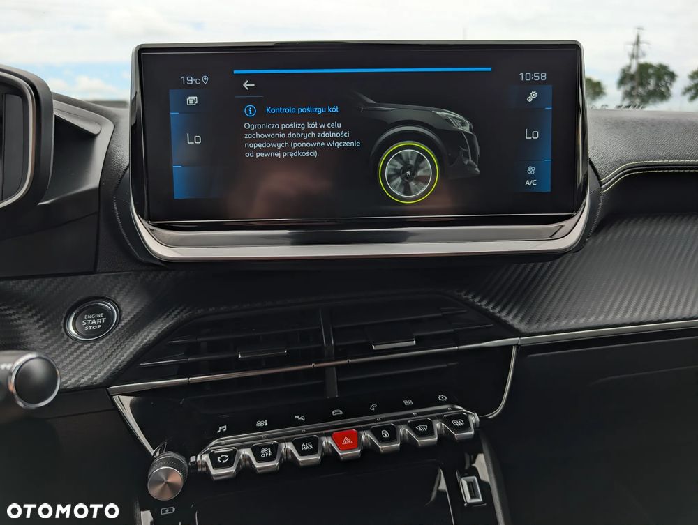 Peugeot 2008 PureTech 130 EAT8 GT - 32