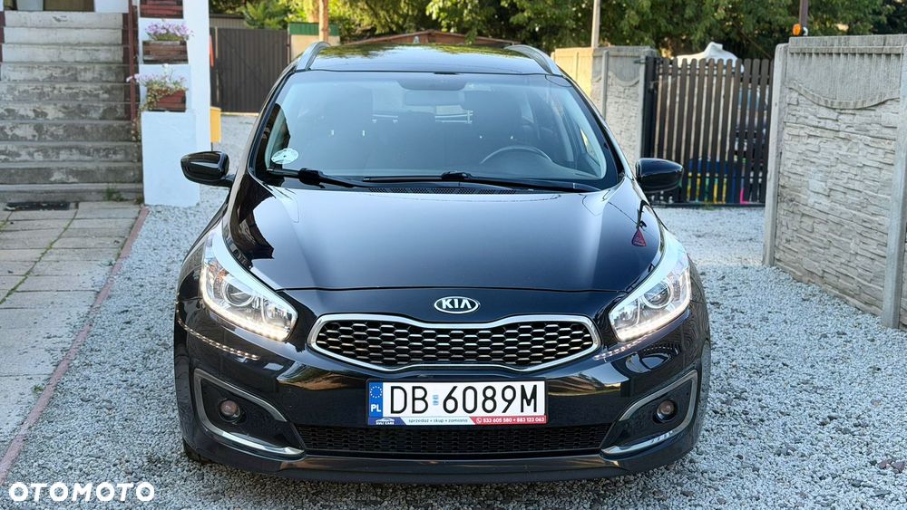 Kia Ceed - 12