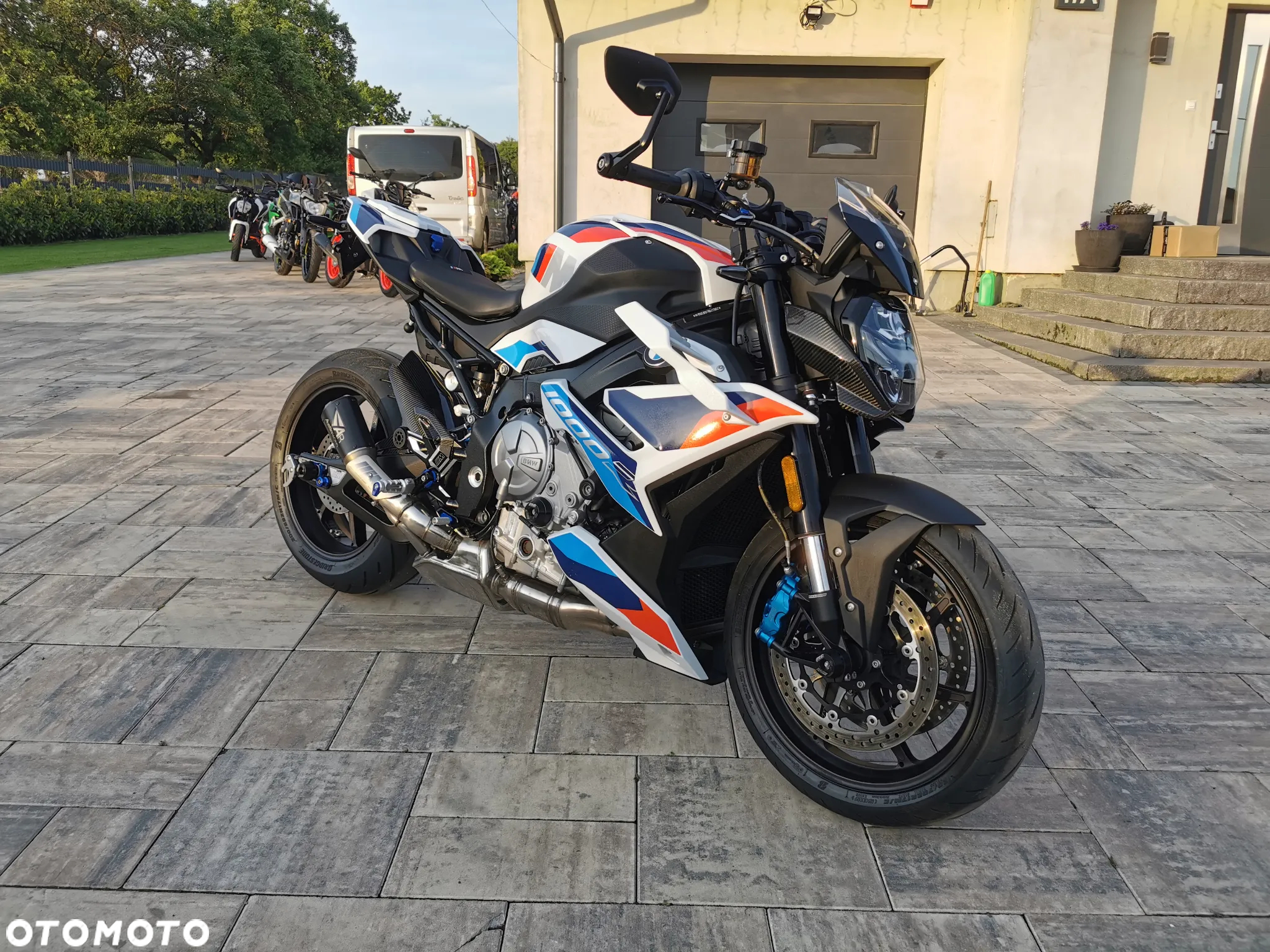 BMW S - 40