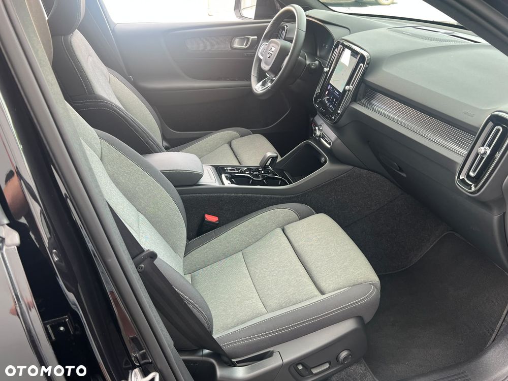 Volvo XC 40 B4 AWD Ultimate Dark - 21