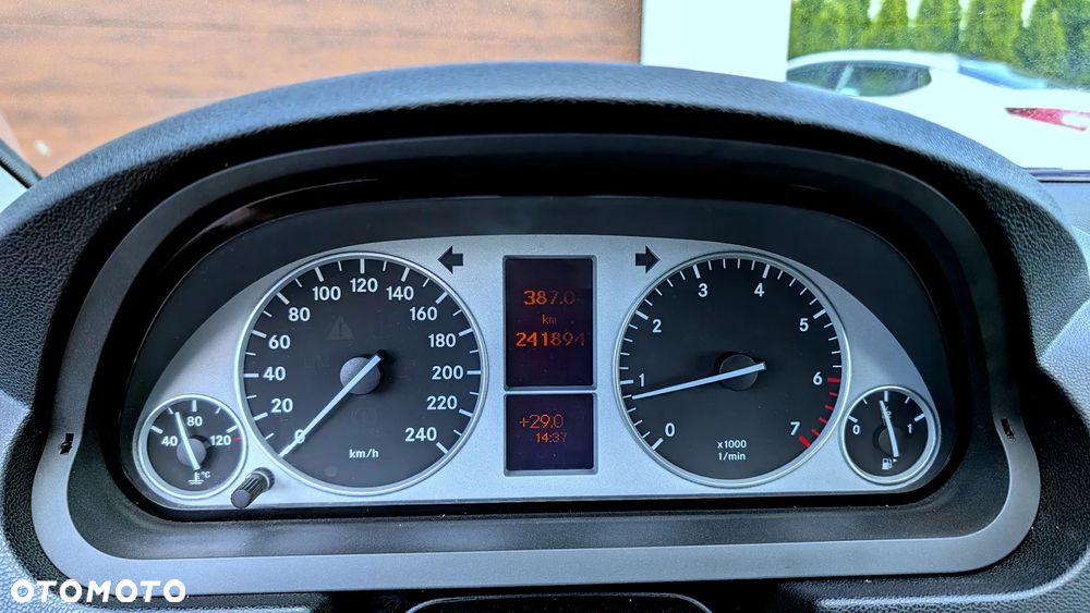 Mercedes-Benz Klasa B 160 BlueEFFICIENCY - 36
