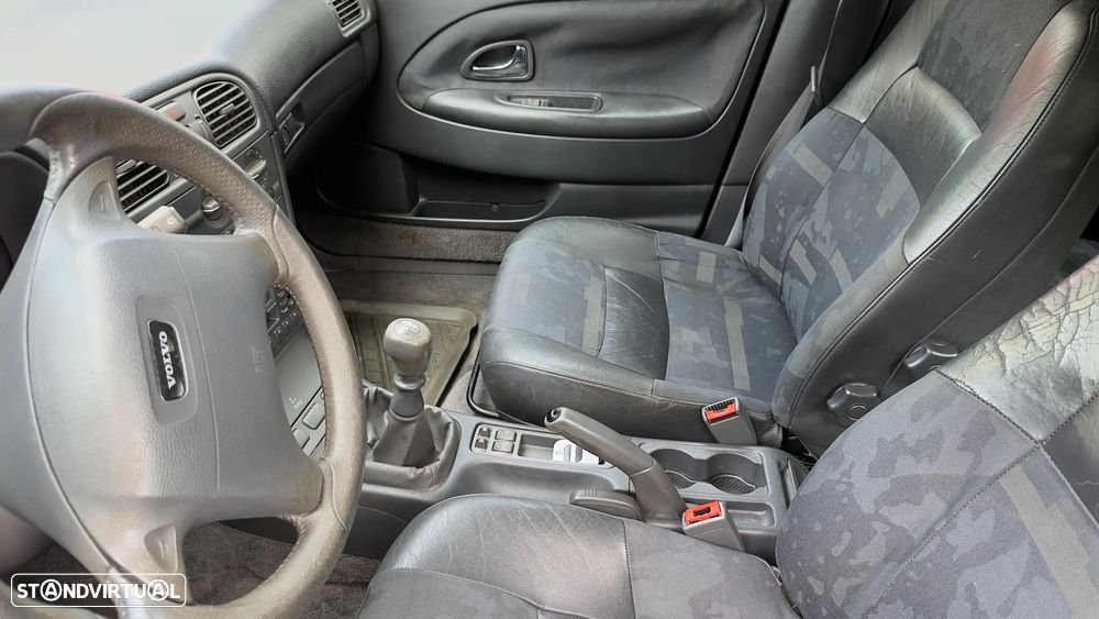 Volvo V40 Cross Country - 6