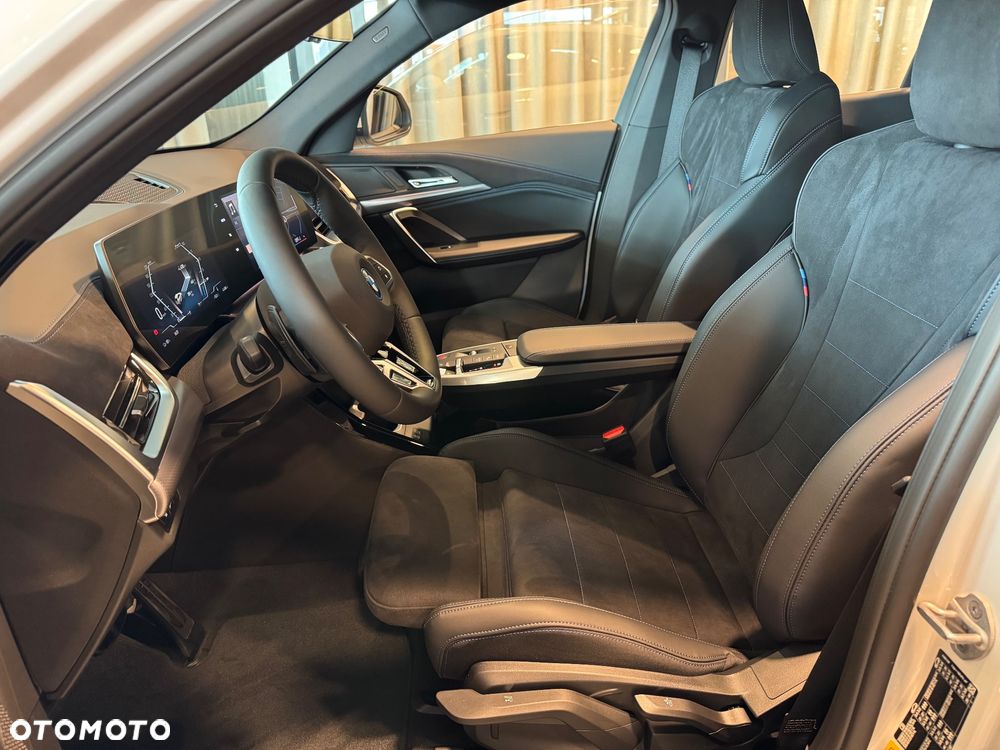 BMW iX2 eDrive20 66.5kWh M Sport Edition - 7