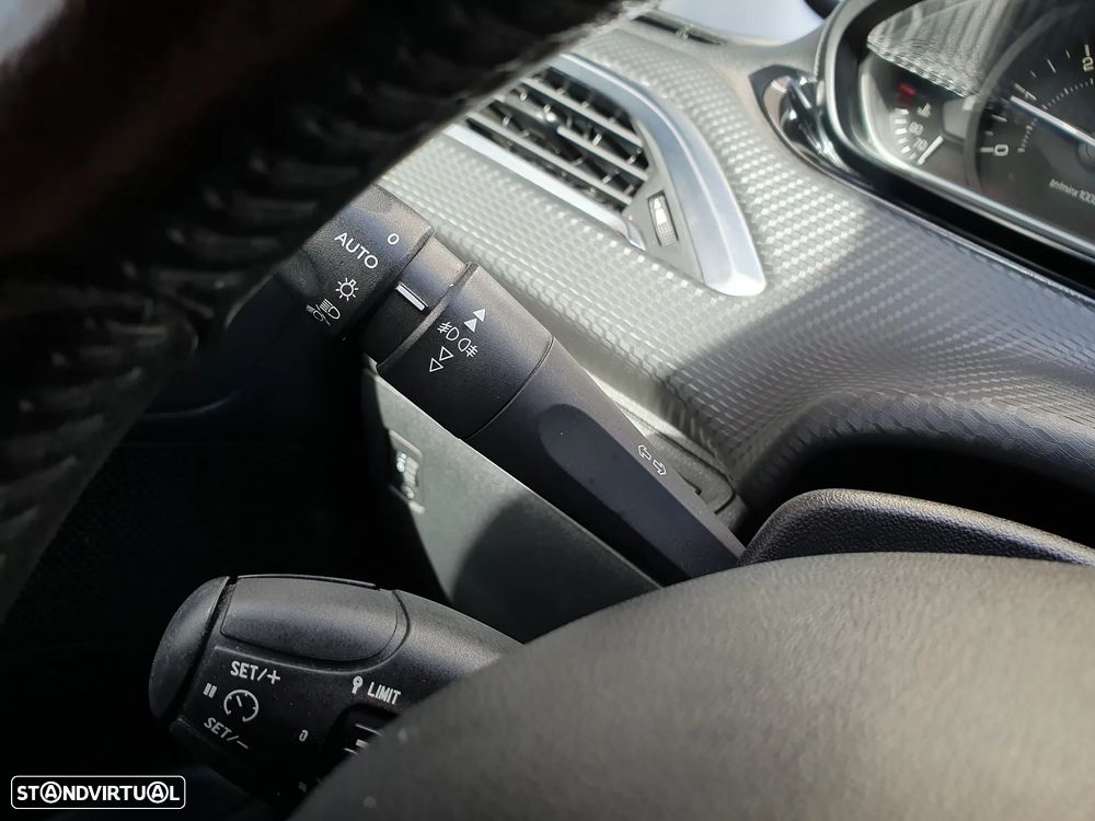 Peugeot 2008 1.6 BlueHDi Style - 9