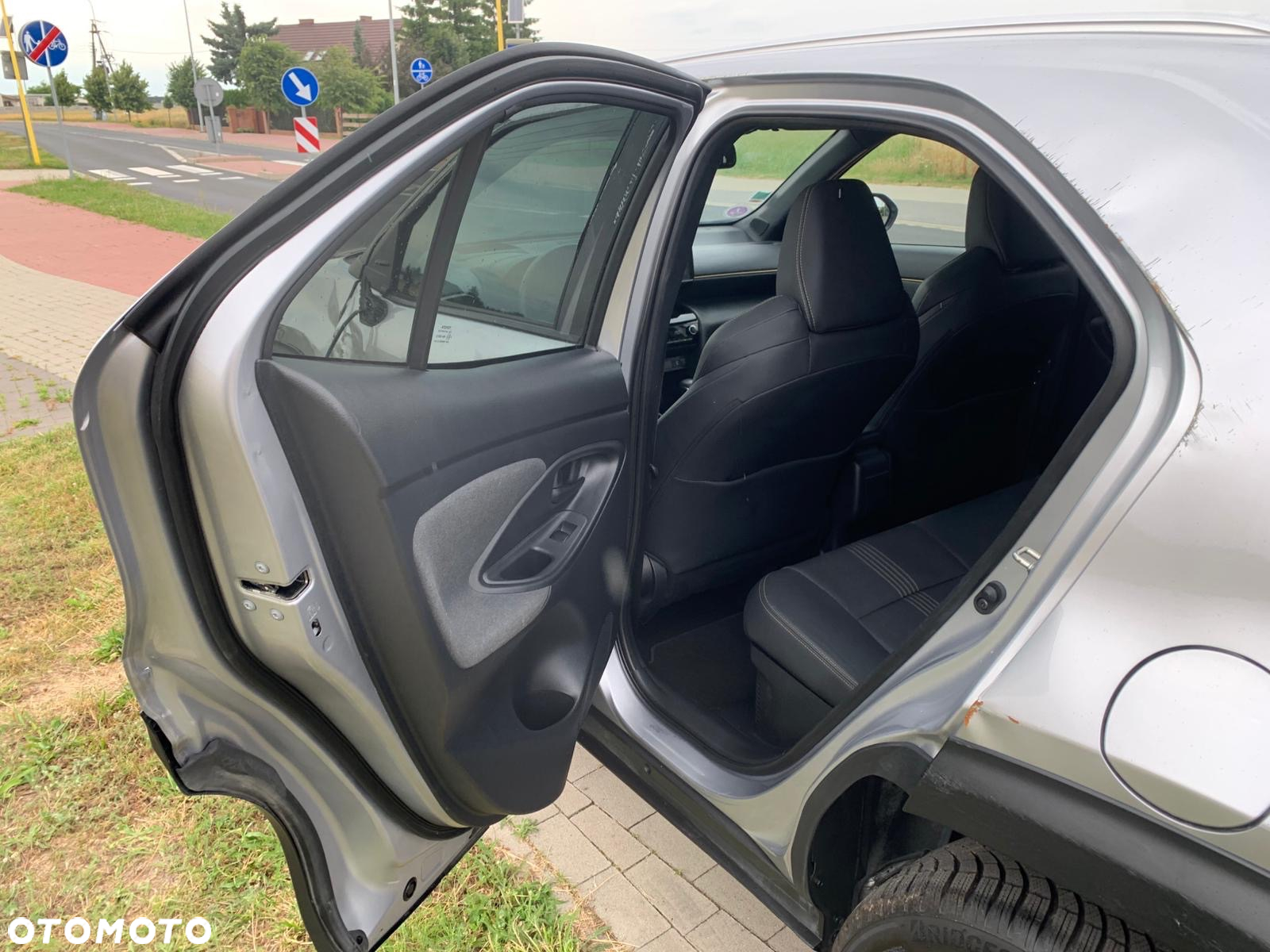 Toyota Yaris Cross Hybrid 1.5 Premiere Edition 4x4 - 22