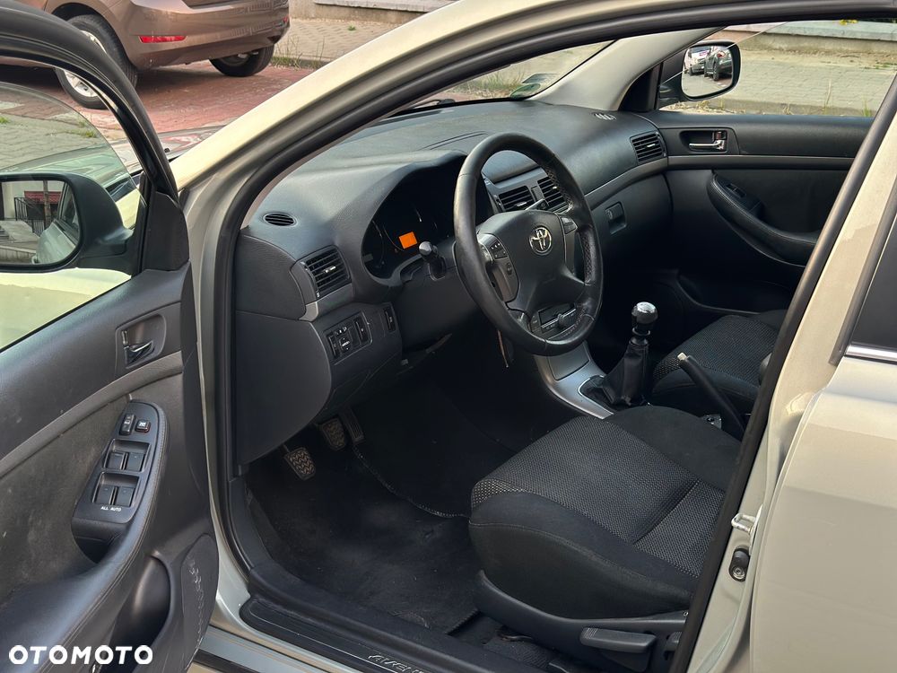 Toyota Avensis 2.2 D-4D Prestige - 12