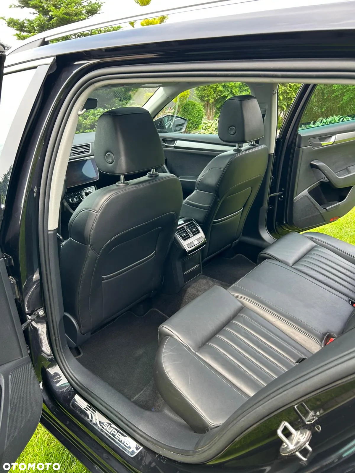Skoda Superb Combi 2.0 TDI Premium Edition - 12